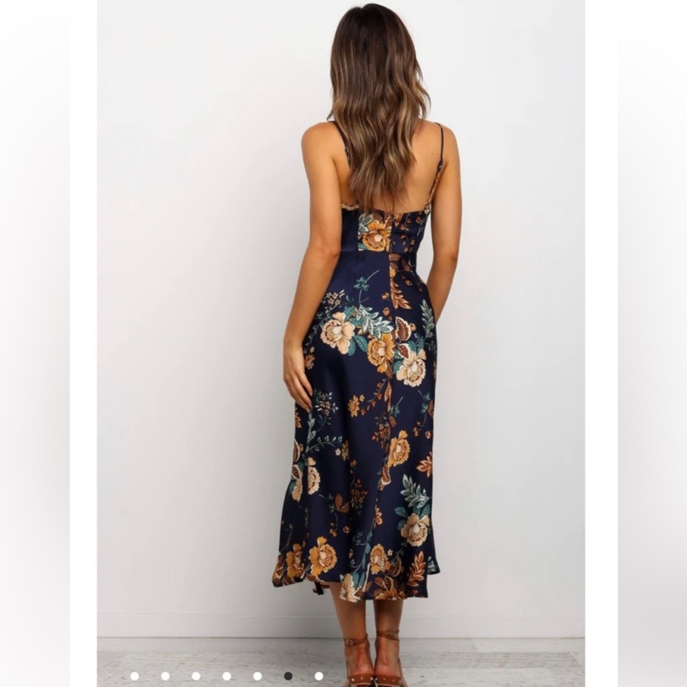 Petal & Pup Alejandra Midi Dress - Picture 2 of 9